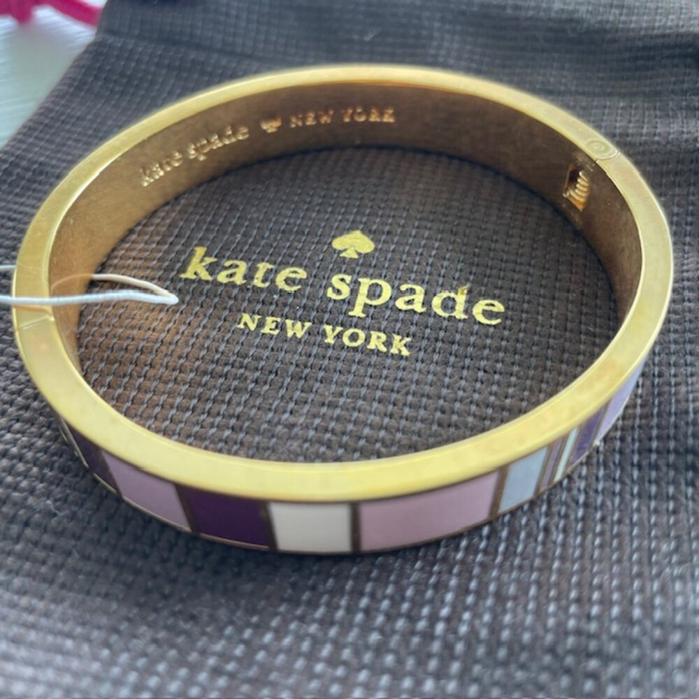 KATE SPADE BANGLE "READ BETWEEN THE LINES" HINGED CLOSE NWT - Picture 5 of 7